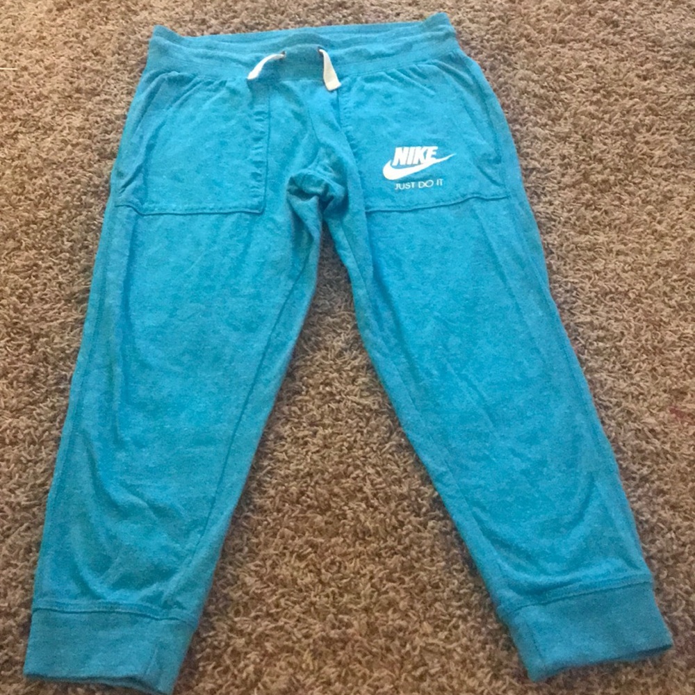 Nike cropped sweatpants